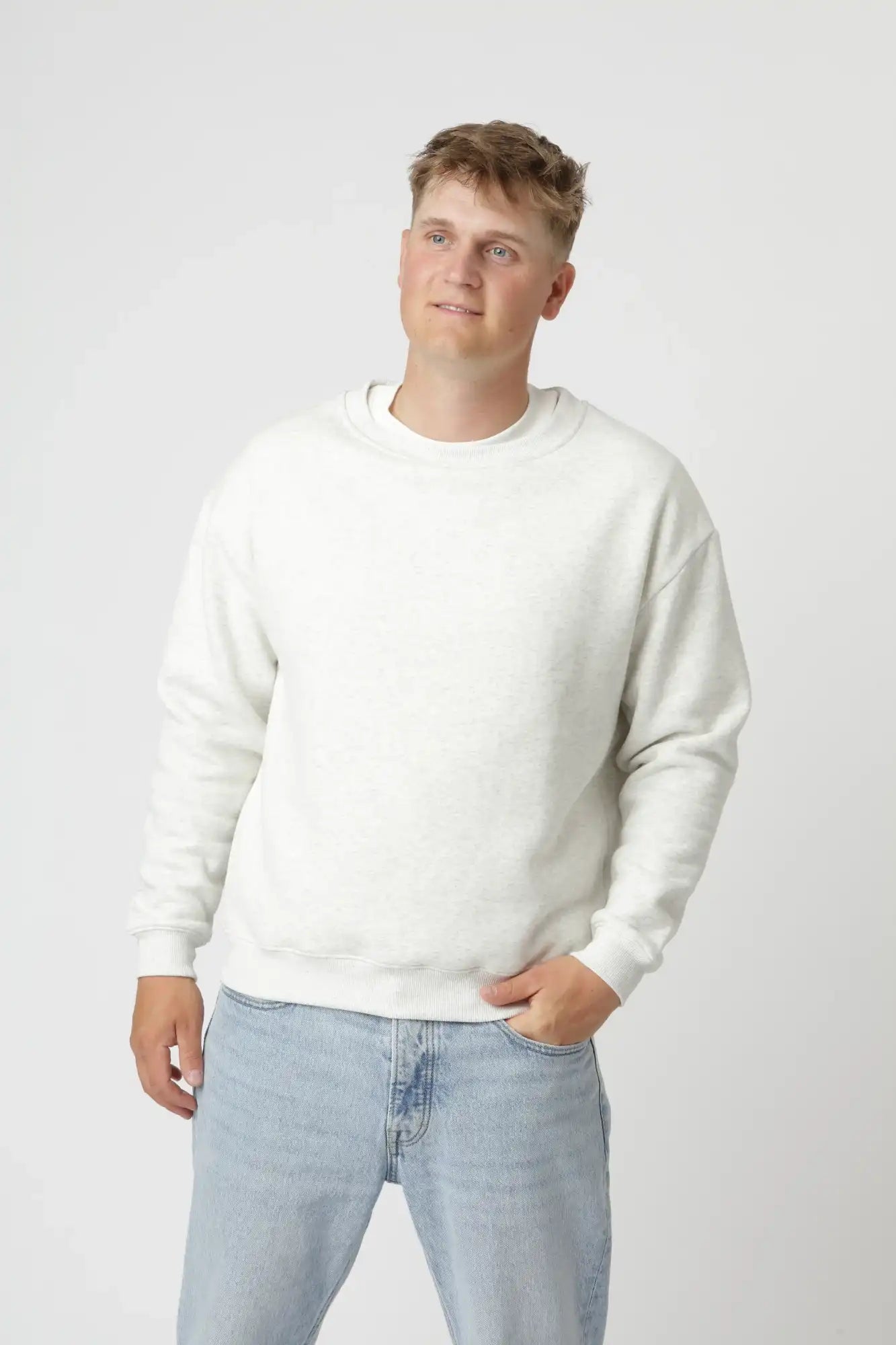 Premium Grå Sweatshirt med Dyb Rund Hals – Komfortabel Stil